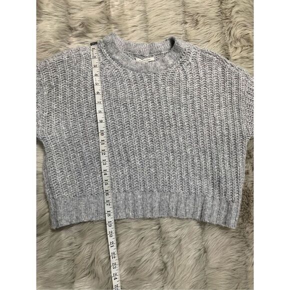 American Eagle Cropped CrewNeck Knit Sweater Gray Size XXS - Picture 5 of 6